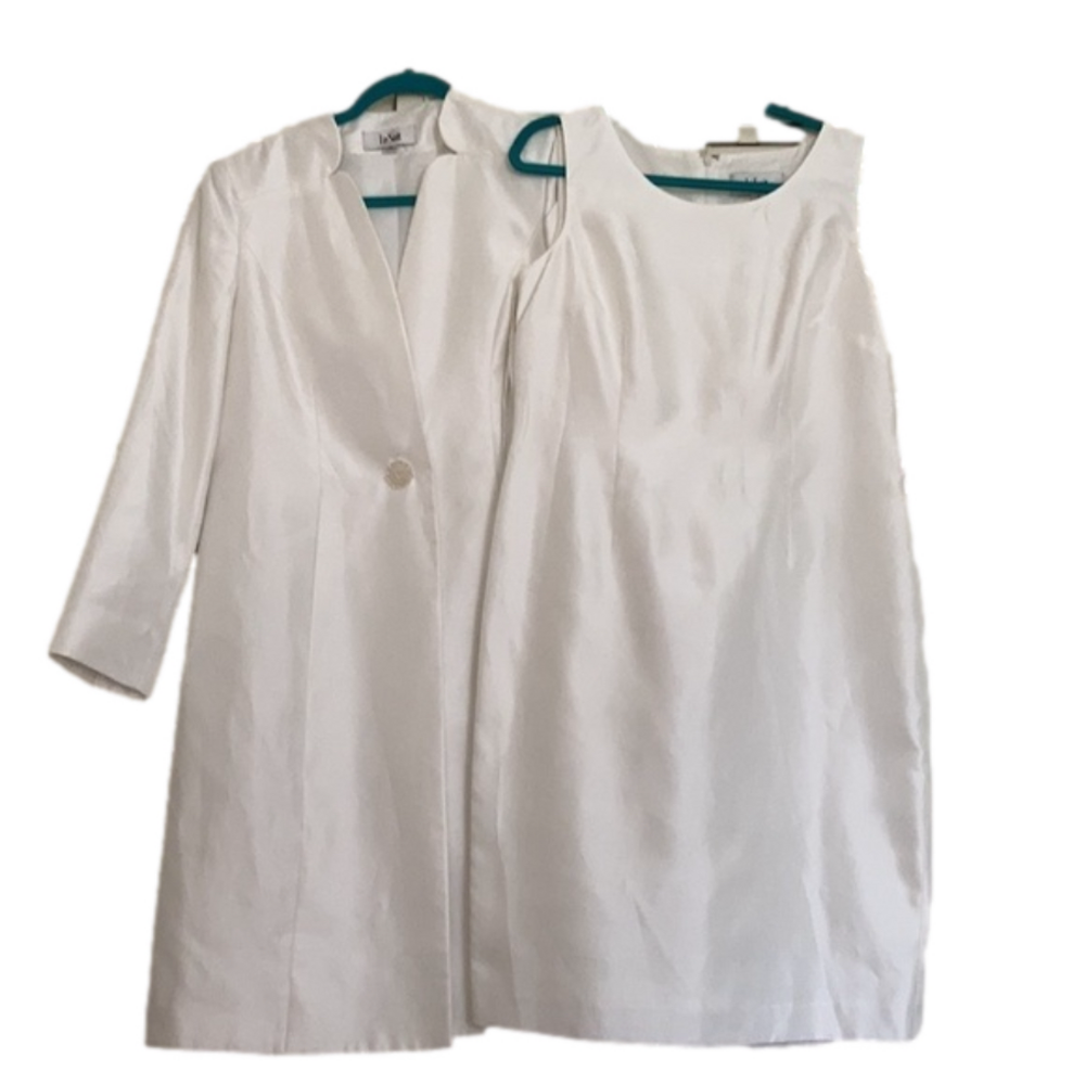 𝅺le Suit (2 Piece )White Jacket /dress suite set . SZ 8. NWT